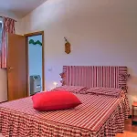Casale Tre Cipressi 10, Emma Amelia