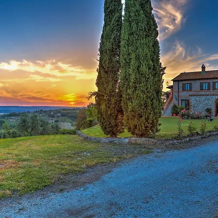 Casale Tre Cipressi 10, Emma *