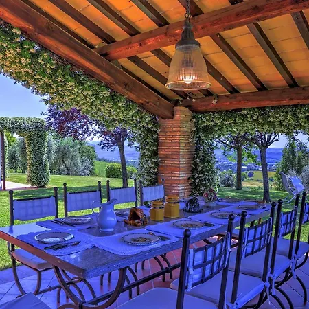 Casale Tre Cipressi 10, Emma *