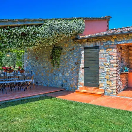 Casale Tre Cipressi 10, Emma Amelia