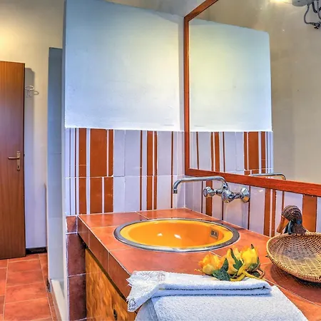 Casale Tre Cipressi 10, Emma *