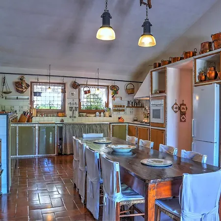 Casale Tre Cipressi 10, Emma Villa *