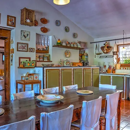 Casale Tre Cipressi 10, Emma Villa